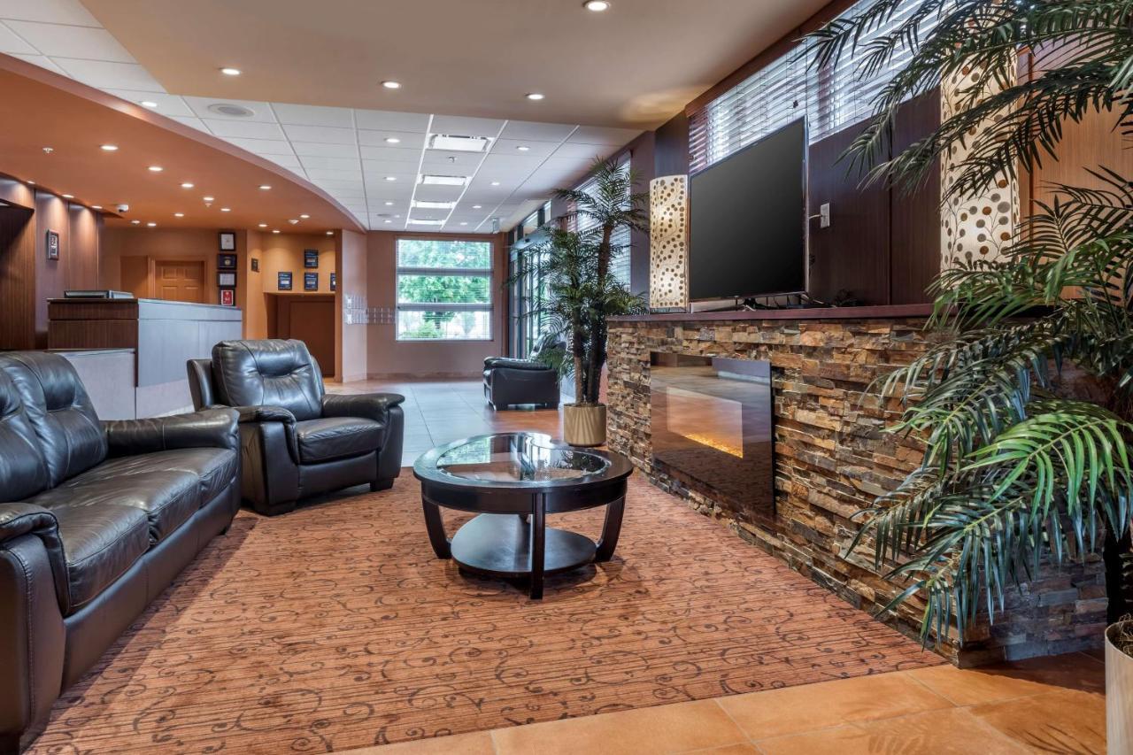 Best Western Plus, Bathurst Hotel & Suites Exteriör bild