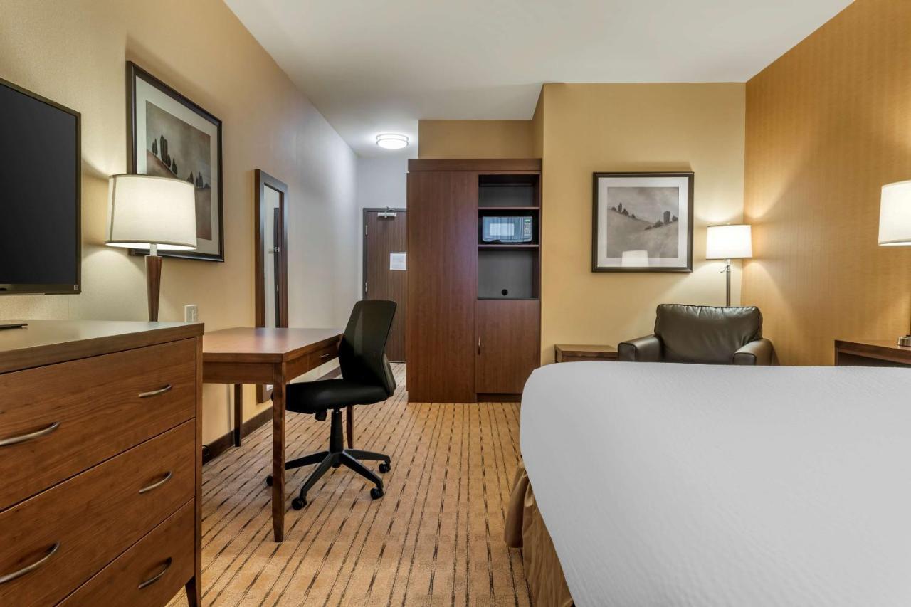 Best Western Plus, Bathurst Hotel & Suites Exteriör bild