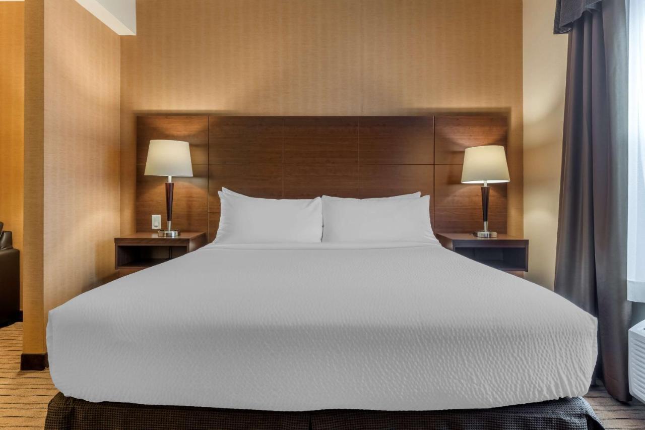 Best Western Plus, Bathurst Hotel & Suites Exteriör bild
