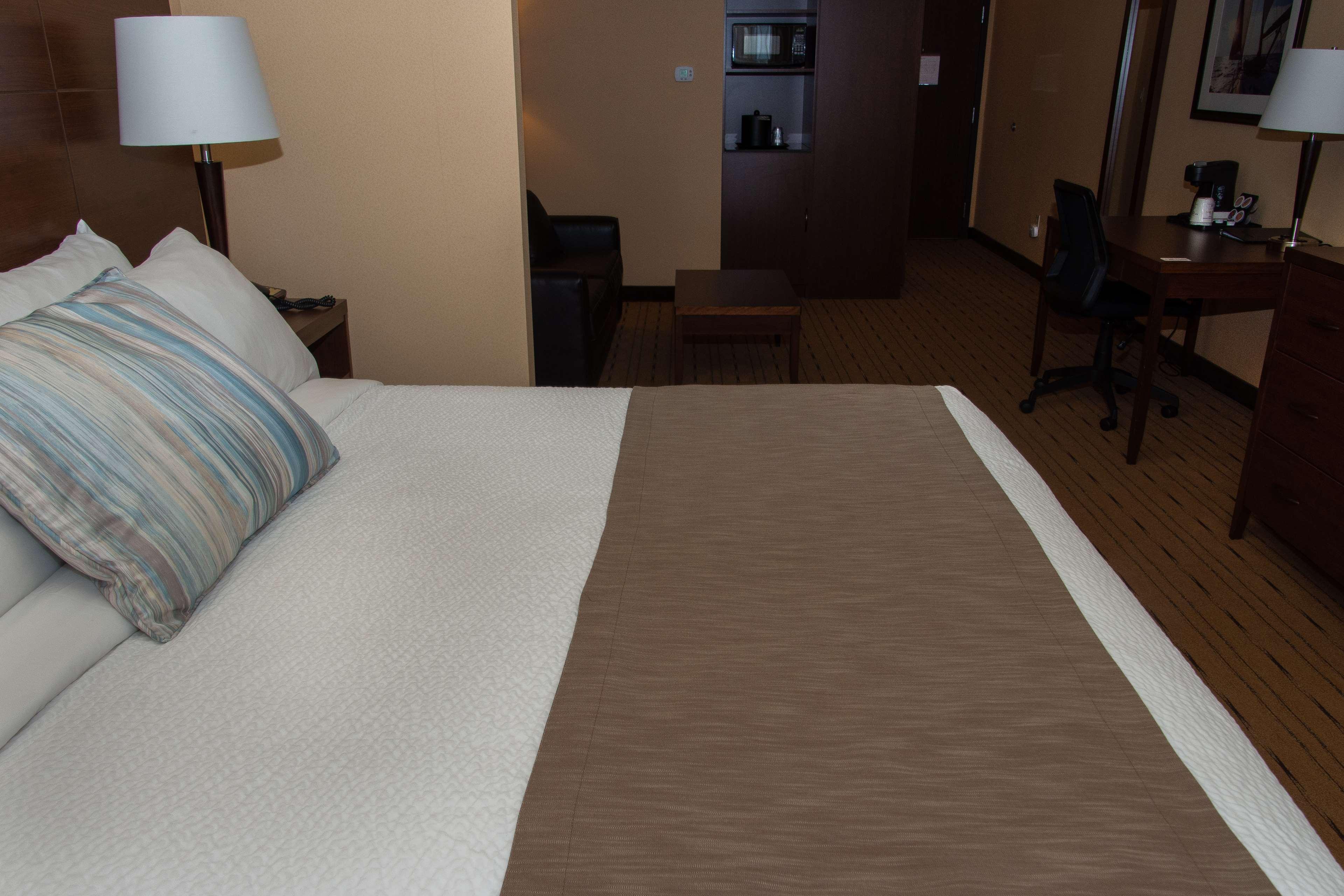 Best Western Plus, Bathurst Hotel & Suites Exteriör bild