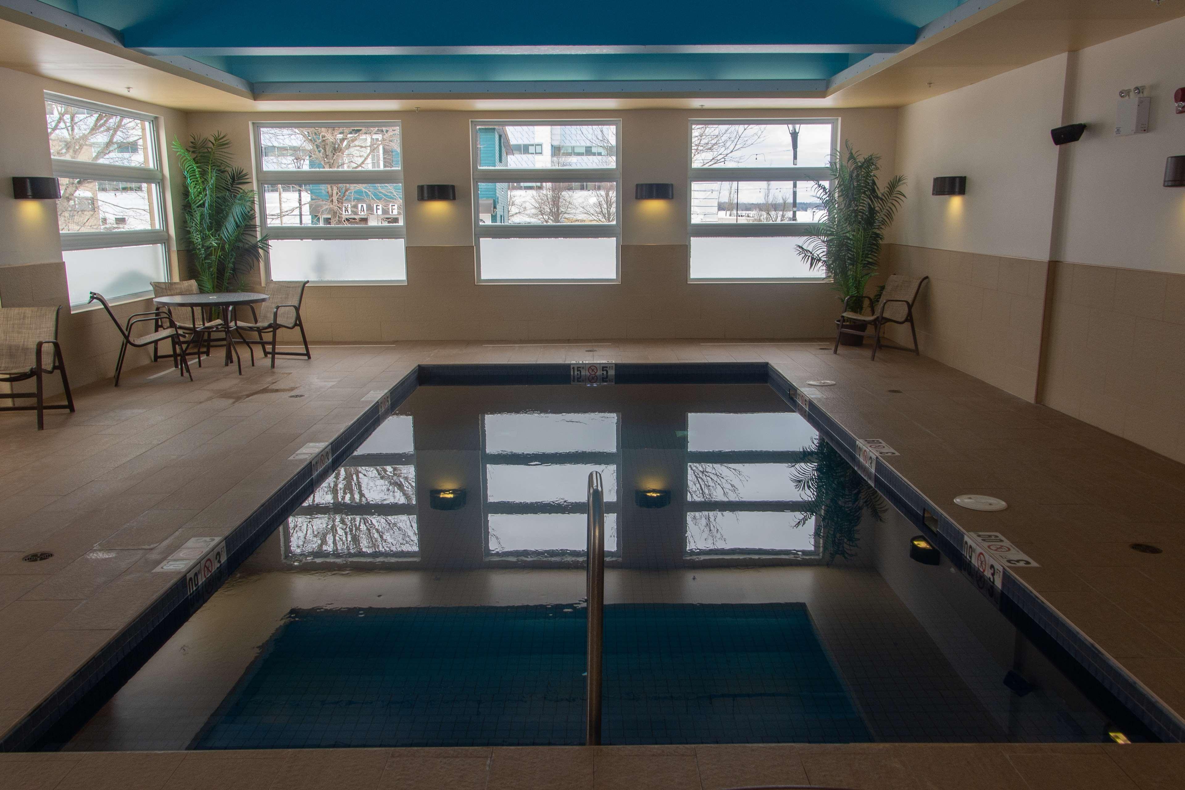 Best Western Plus, Bathurst Hotel & Suites Exteriör bild